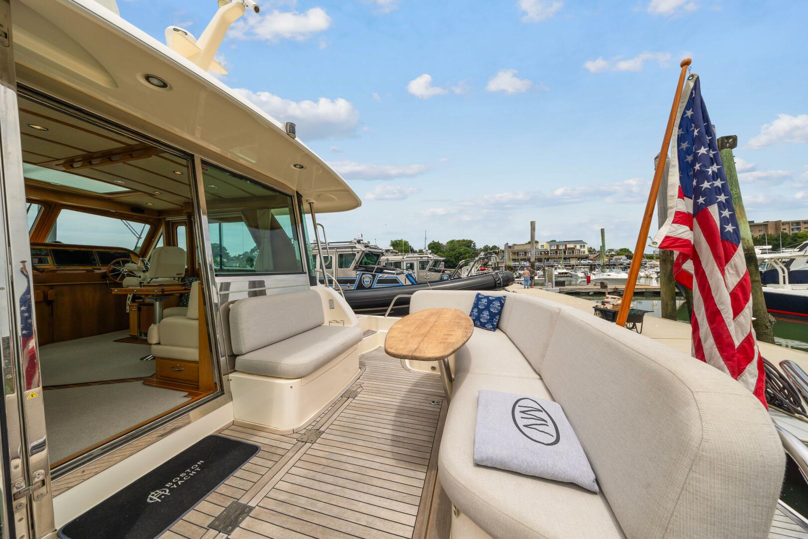 2012 Sabre 48 Salon Express 4